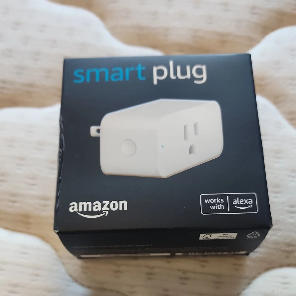 Amazon Smart Plug - Sleek White Design